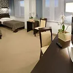 Hotton Отель 3*