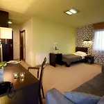 Отель Hotton 3*
