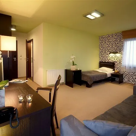 Отель Hotton 3*