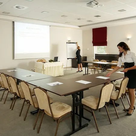 Hotton 3* גדינייה