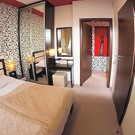 Hotton Hotel