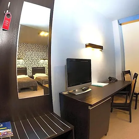 Hotel Hotton 3*