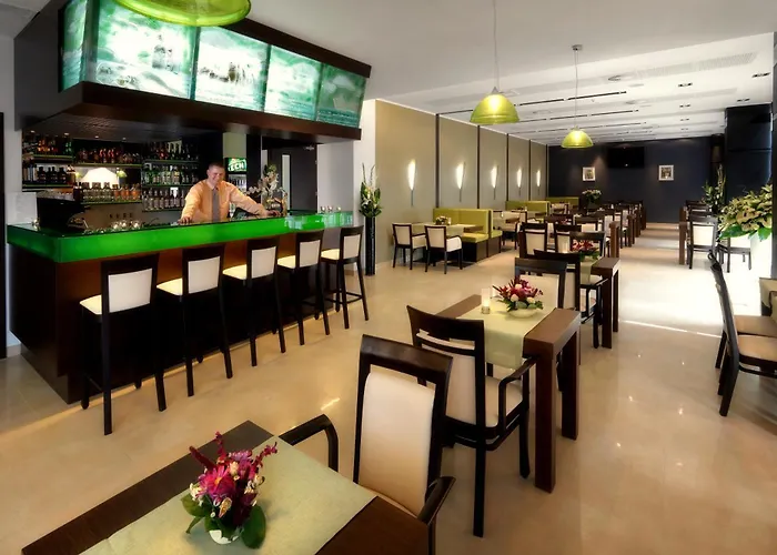 Отель Hotton 3*